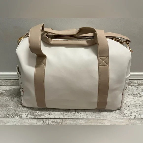 NWt Winnie the Pooh weekender bag, backpack and phone crossbody bag - Picture 3 of 12